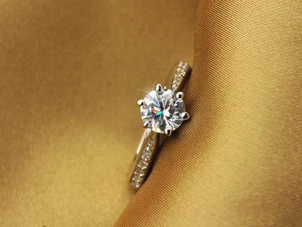 Luxury 925 Sterling Silver Six-Claw Diamond Ring
