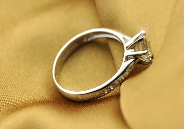 Luxury 925 Sterling Silver Six-Claw Diamond Ring