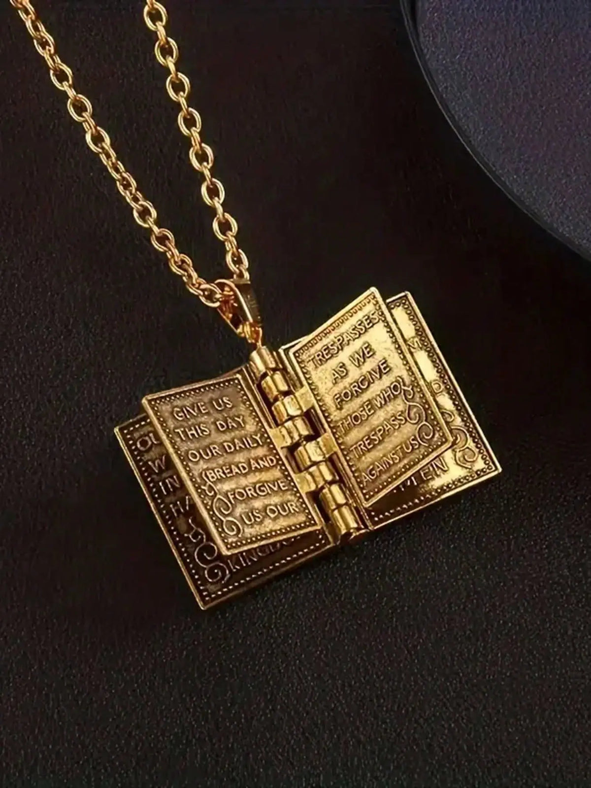 1 pc Vintage Holy Bible Pendant Necklace for Men &amp; Women – Polished Alloy Christian Cross Book Necklace, Opening Bible Locket Pendant, Gold &amp; Silver Religious Jewelry Gift